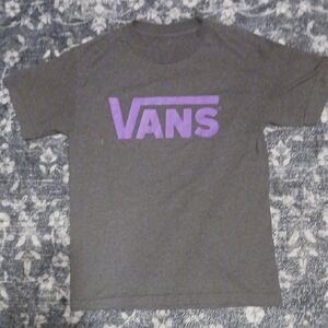 Vans Tee shirt in Gray with Purple Logo